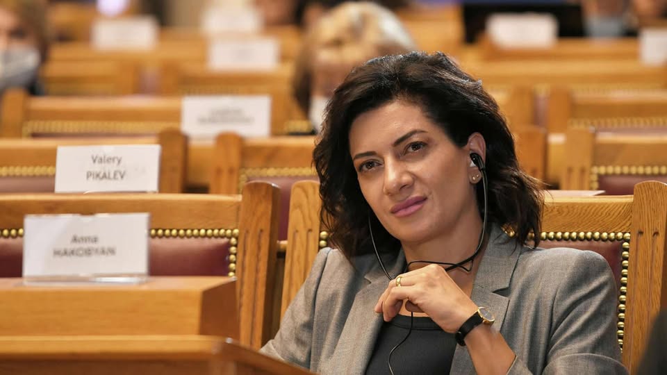 Супруга премьер-министра Армении Анна Акопян отправляется в США с рабочим визитом