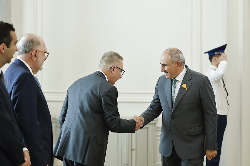 Премьер-министр Никол Пашинян обсудил с AMAA строительство образовательного комплекса в Варденисе на 700 мест