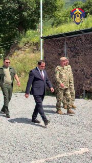 Сурен Папикян встретился с участниками учебных сборов в Армении