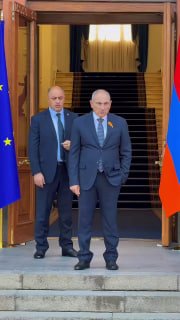 Никол Пашинян и Урсула фон дер Ляйен провели встречу в Ереване