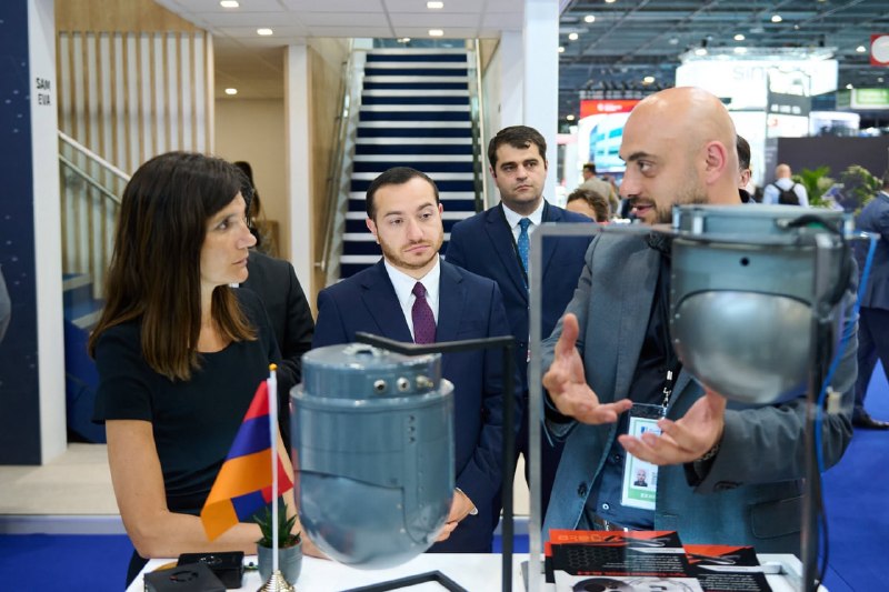 Французский министр посетила армянский павильон на Eurosatory 2026