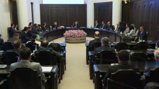 Никол Пашинян обеспокоен контрабандой смартфонов и утечкой данных граждан Армении