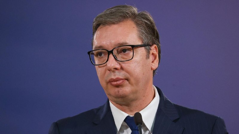 Президент Сербии Александр Вучич объявил об отставке и досрочных выборах