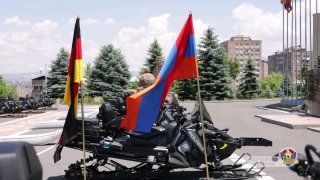 Армянская армия получила 16 снегоходов из Германии для высокогорных условий
